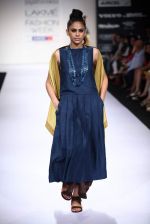 Model walk the ramp for Shift,Payal Khandwala,Roma Narsinghani show at Lakme Fashion Week Day 2 on 4th Aug 2012 (151).JPG
